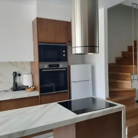 Melanos Fully Renovated Townhouse With Private Pool *