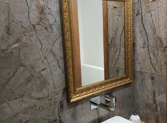 Melanos Fully Renovated Townhouse With Private Pool *