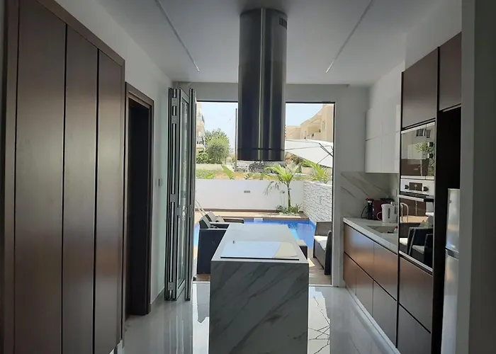 Melanos Fully Renovated Townhouse With Private Pool Διαμέρισμα Πάφος