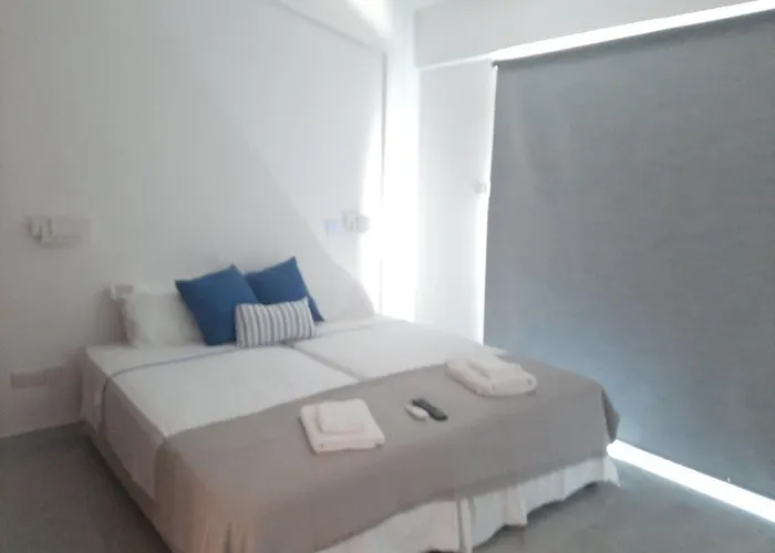 Melanos Fully Renovated Townhouse With Private Pool * Πάφος