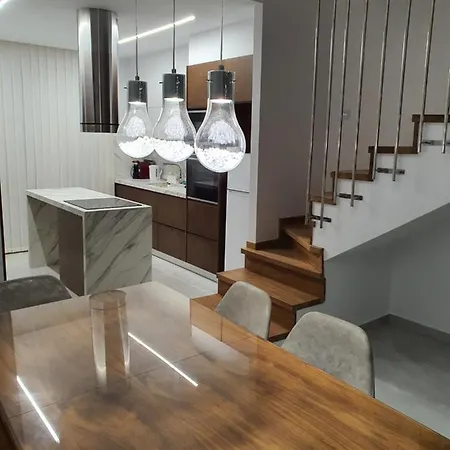 Melanos Fully Renovated Townhouse With Private Pool * פאפוס