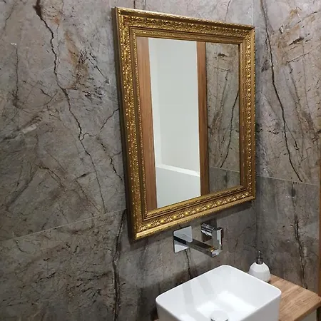 Melanos Fully Renovated Townhouse With Private Pool *