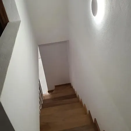 Melanos Fully Renovated Townhouse With Private Pool פאפוס