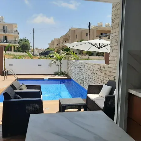Melanos Fully Renovated Townhouse With Private Pool Apartment *