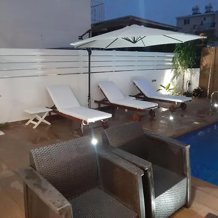 Melanos Fully Renovated Townhouse With Private Pool * פאפוס
