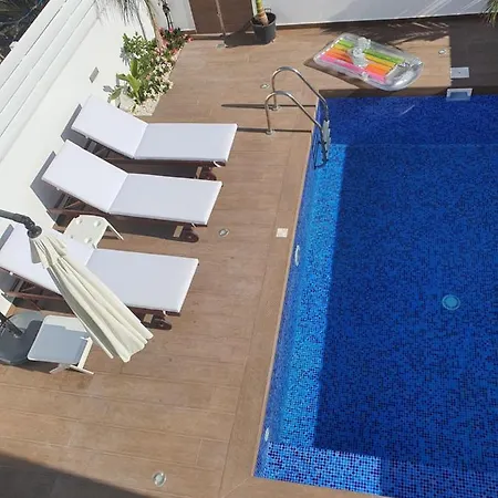 Melanos Fully Renovated Townhouse With Private Pool Апартаменты Пафос