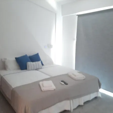 Melanos Fully Renovated Townhouse With Private Pool * פאפוס