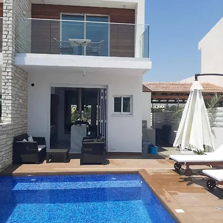 דירה Melanos Fully Renovated Townhouse With Private Pool