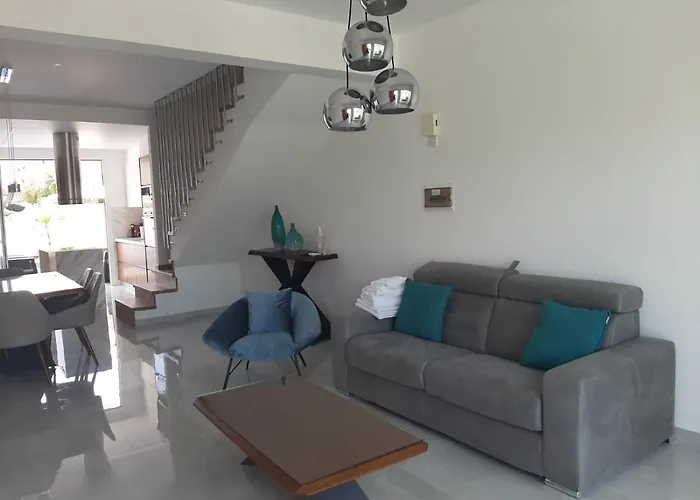 Melanos Fully Renovated Townhouse With Private Pool Apartmán Paphos