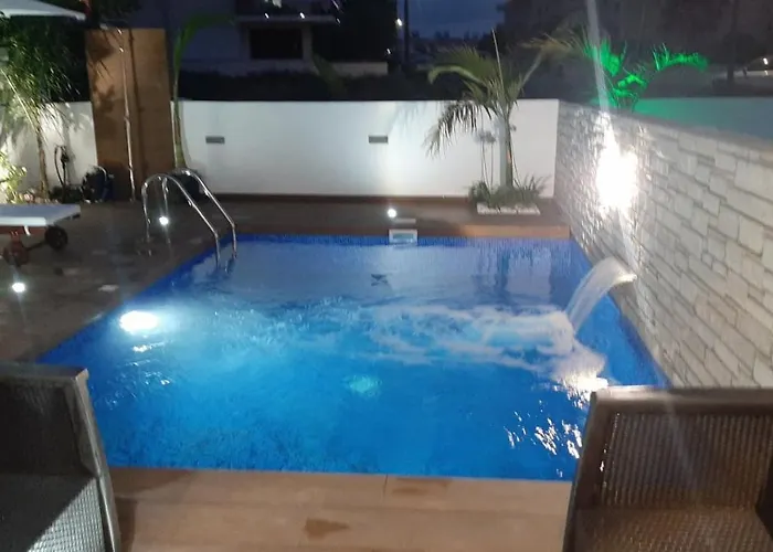 Melanos Fully Renovated Townhouse With Private Pool *