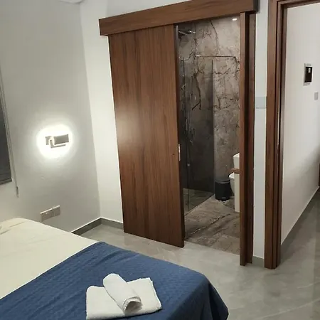 Melanos Fully Renovated Townhouse With Private Pool Apartament