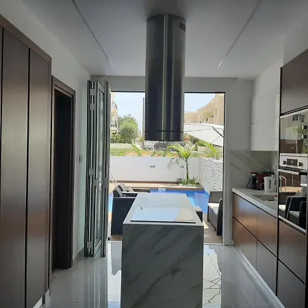 Melanos Fully Renovated Townhouse With Private Pool Lejlighed Paphos