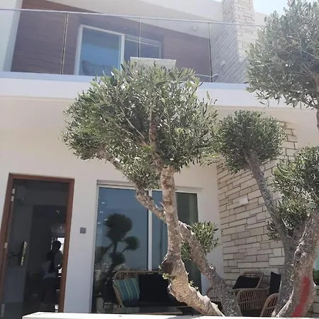 Melanos Fully Renovated Townhouse With Private Pool Lejlighed